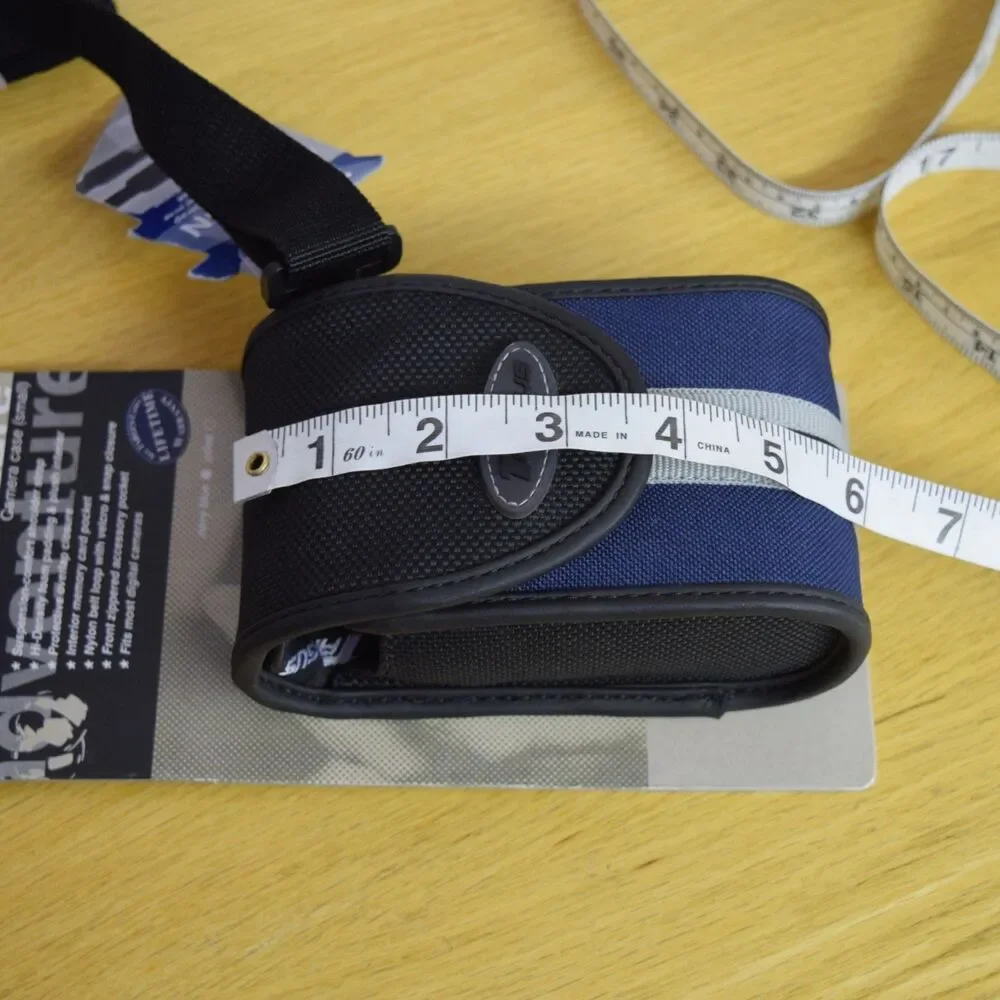 Targus Adventure DADS15 2001 Camera Case  New  Small Digital Shoulder Strap Belt